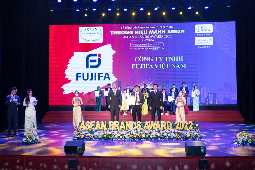 FUJIFA vinh hạnh nhận giải ''Thương hiệu mạnh ASEAN 2022" 1